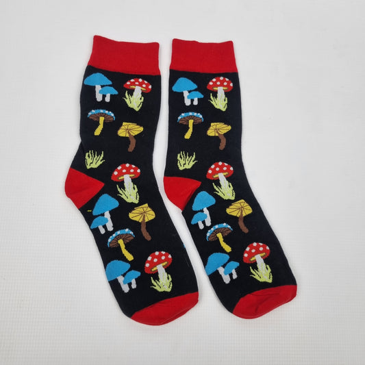 Striking Mushroom Print Crew Socks