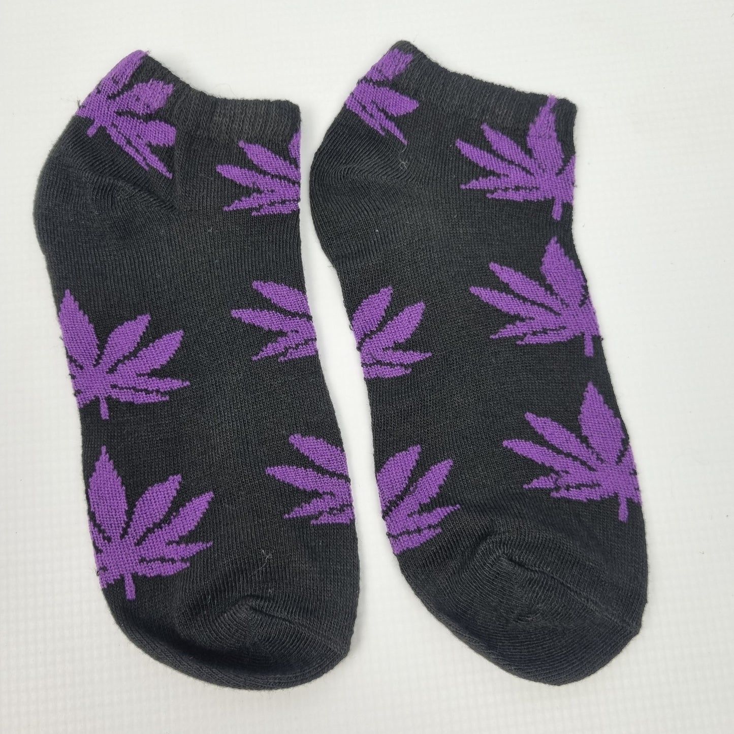 Cannabis Leaf Printed Ankle Socks