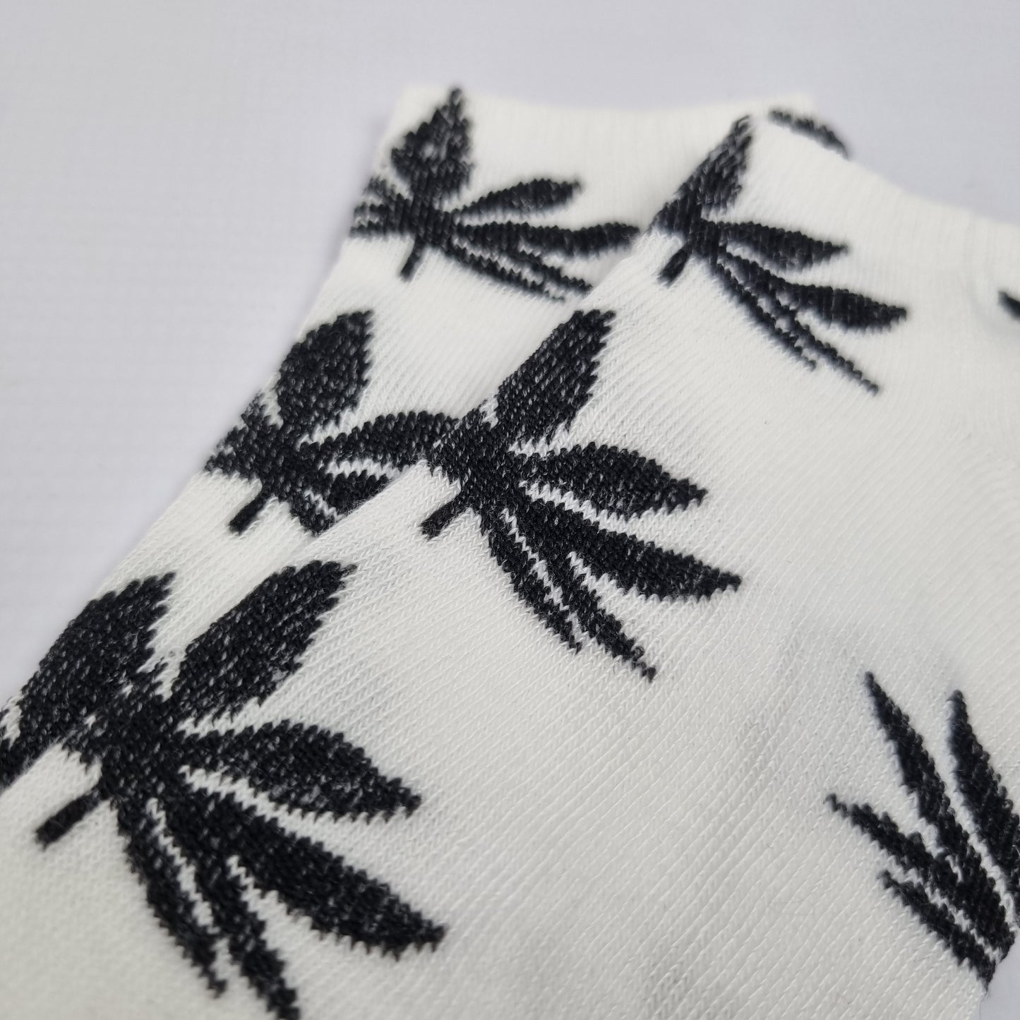 Cannabis Leaf Printed Ankle Socks